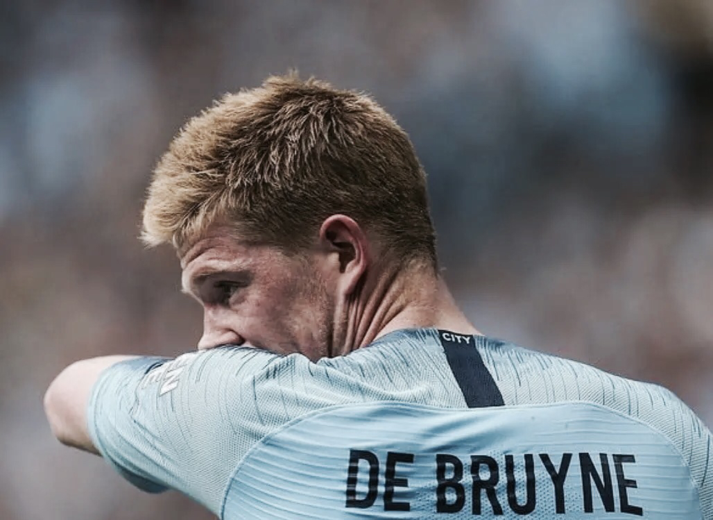 B费本赛季联赛被过25次，排所有英超球员第一位（英超本季被过次数榜：B费25次居首）