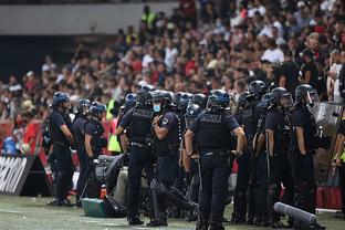 内托：丢球或许是因为注意力有点不集中，我们想赢得冠军奖杯（内托：失球可能源于注意力不集中，我们志在夺冠）