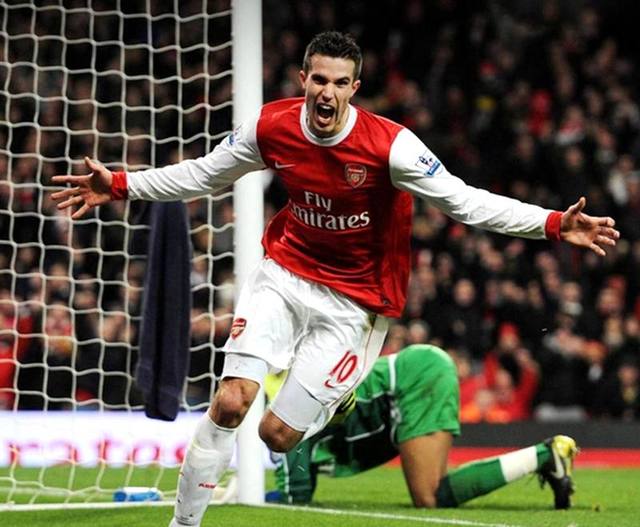 公务还是放松？纳赛尔出现在圣西罗现场观看米兰德比