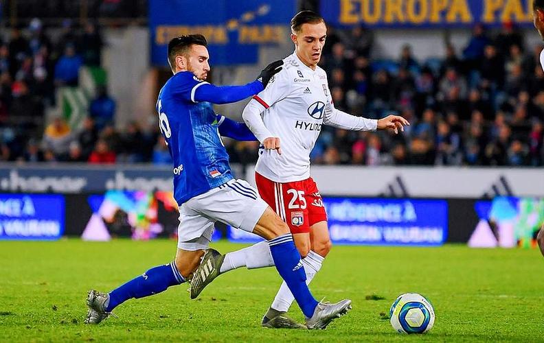 篮球篮网球员连续三场命中关键投篮