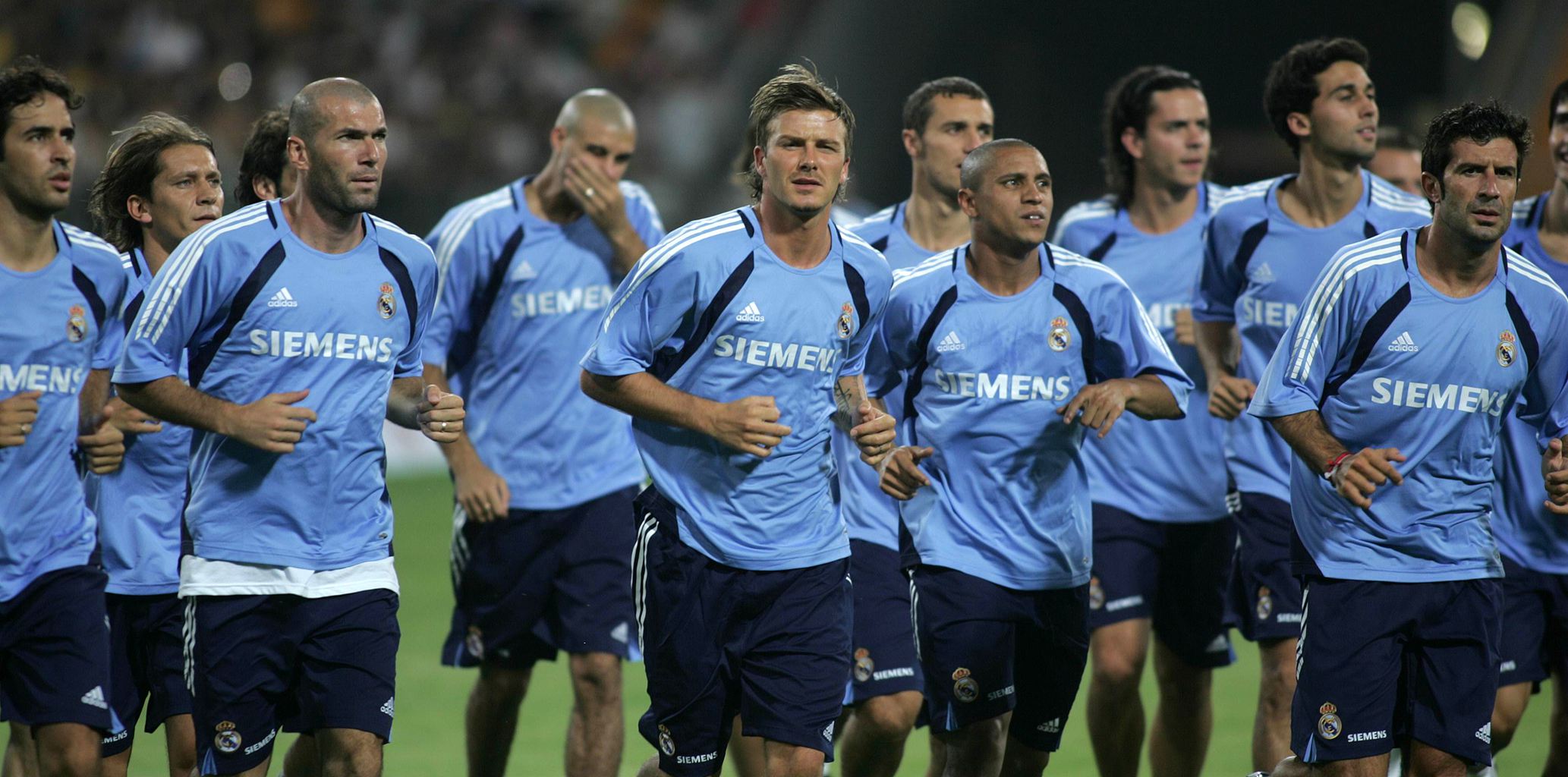 亚精英赛半场：本泽马表现活跃，吉达联合0-0纳萨夫（亚精英赛半场战报：本泽马状态活跃，吉达联合与纳萨夫互交白卷）