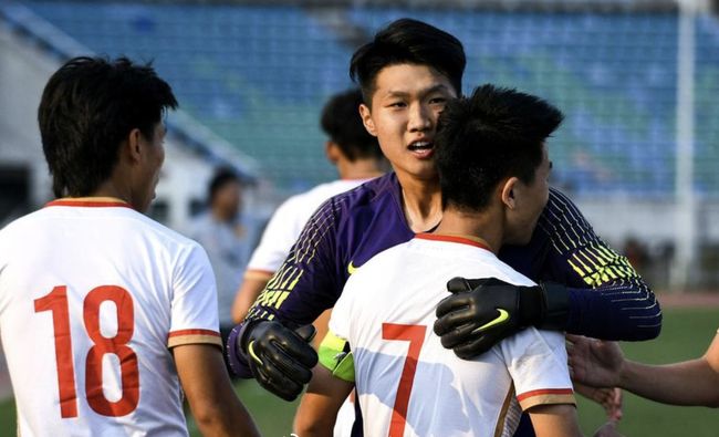 大连梭鱼湾足球场本赛季中超联赛观众总人数达874...