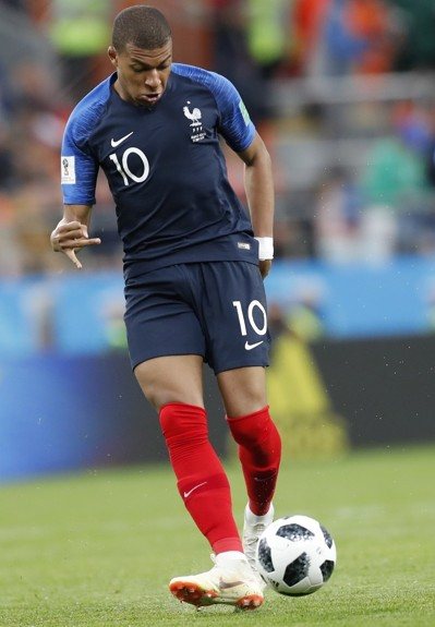 赫内斯：斯洛特对维尔茨的承诺没兑现；不续约穆勒是艰难决定