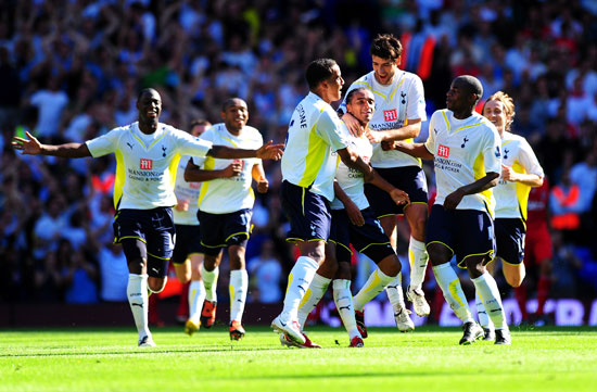 小组全胜收官！英格兰正式比赛取得11连胜，为队史首次（英格兰创队史纪录：正式赛豪取11连胜，小组赛完美收官）