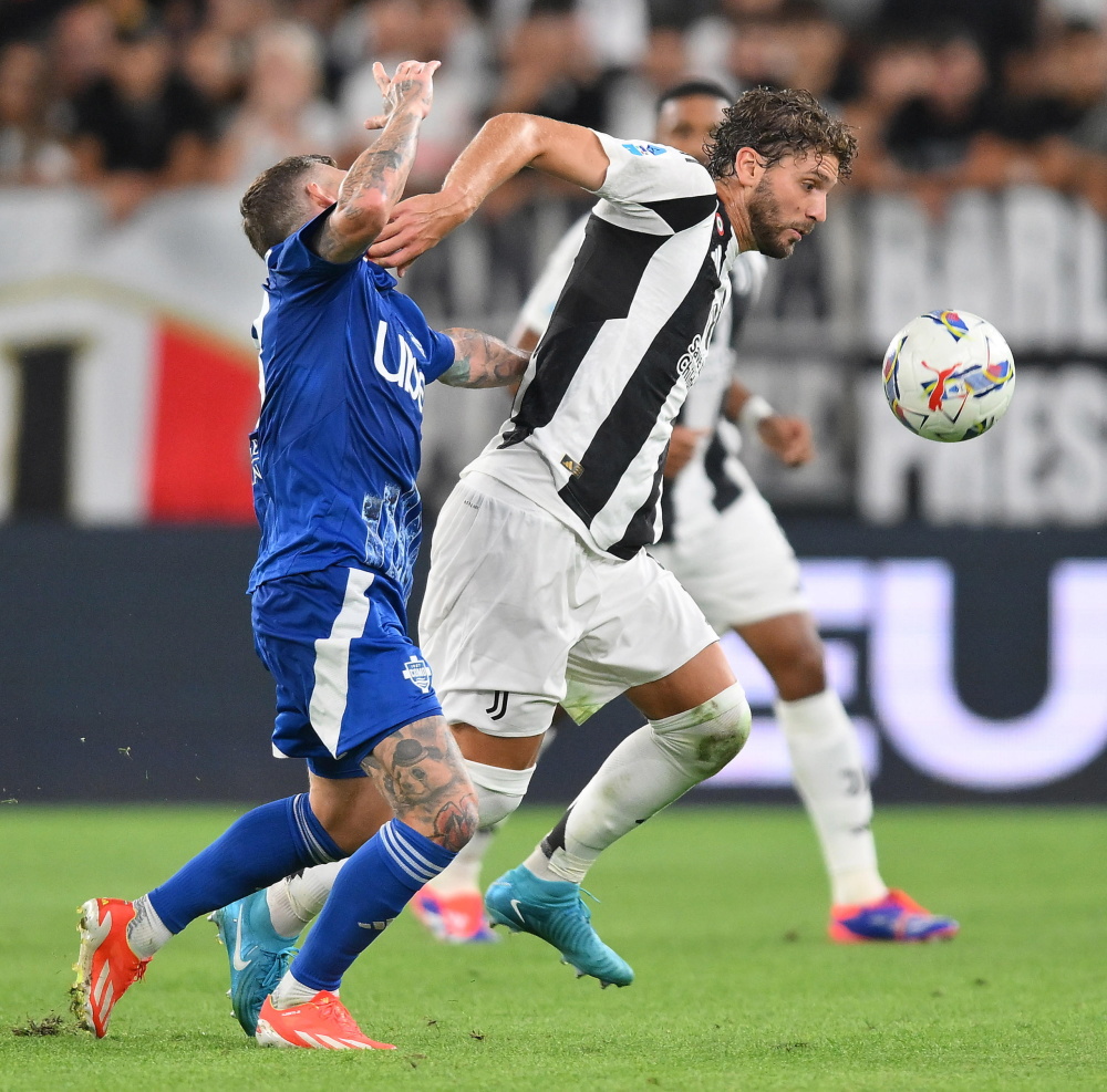 图片报：德国应征召门兴门将尼古拉斯，后者近5场德甲仅失1球（图片报建议德国队征召门兴门将尼古拉斯：其近5场德甲仅丢1球）