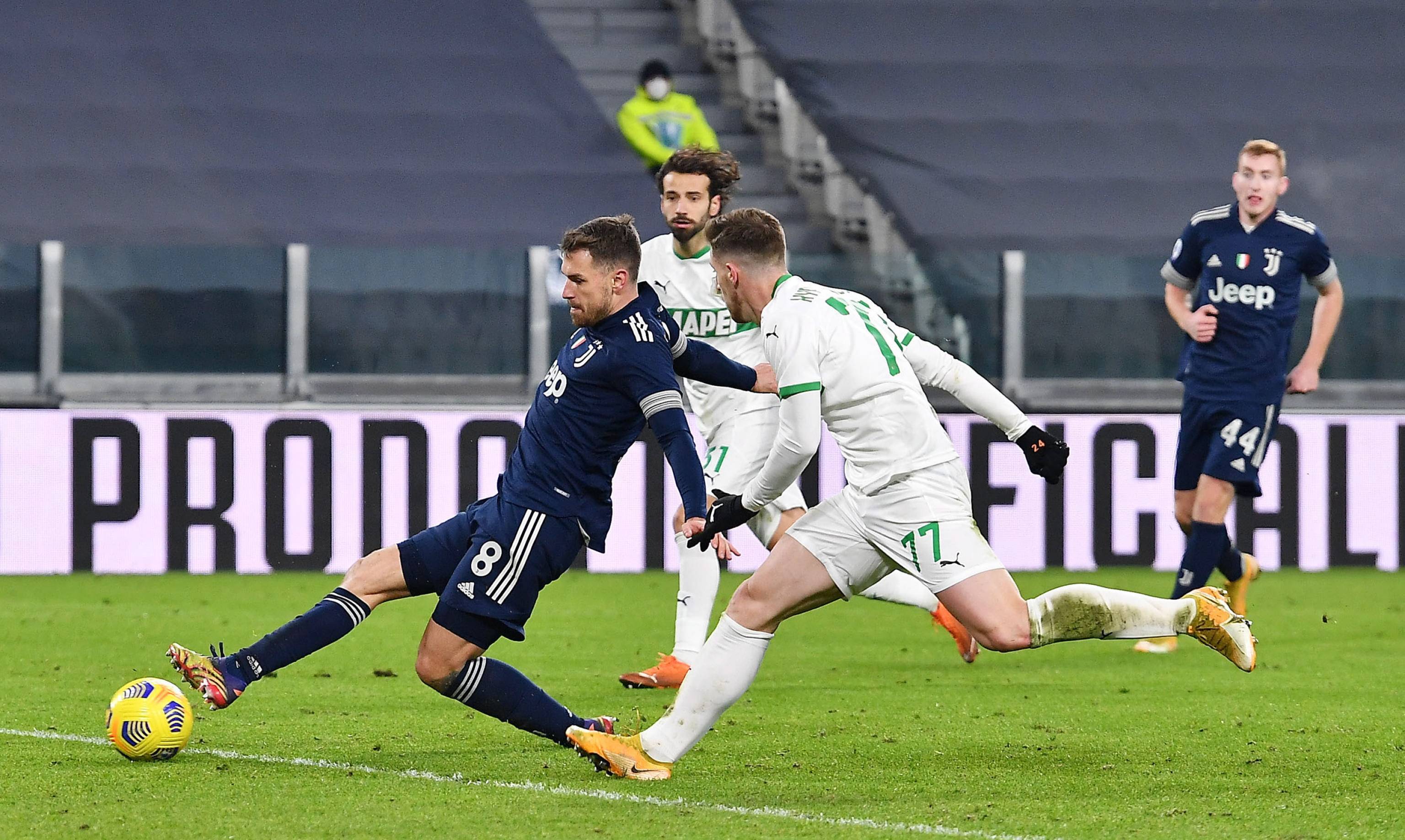 罗马诺：尤文知道三家英超俱乐部联系了道路，球员希望转会