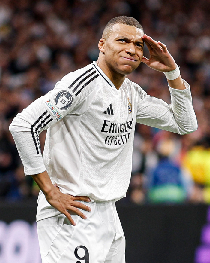 官方：费内巴切签下前狼队后卫塞梅多，双方签约两年