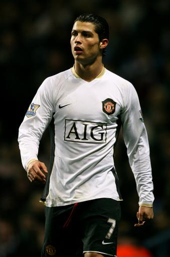 利物浦对罗德里戈兴趣浓厚，其连续31场未进球创纪录，皇马愿以高价出售。