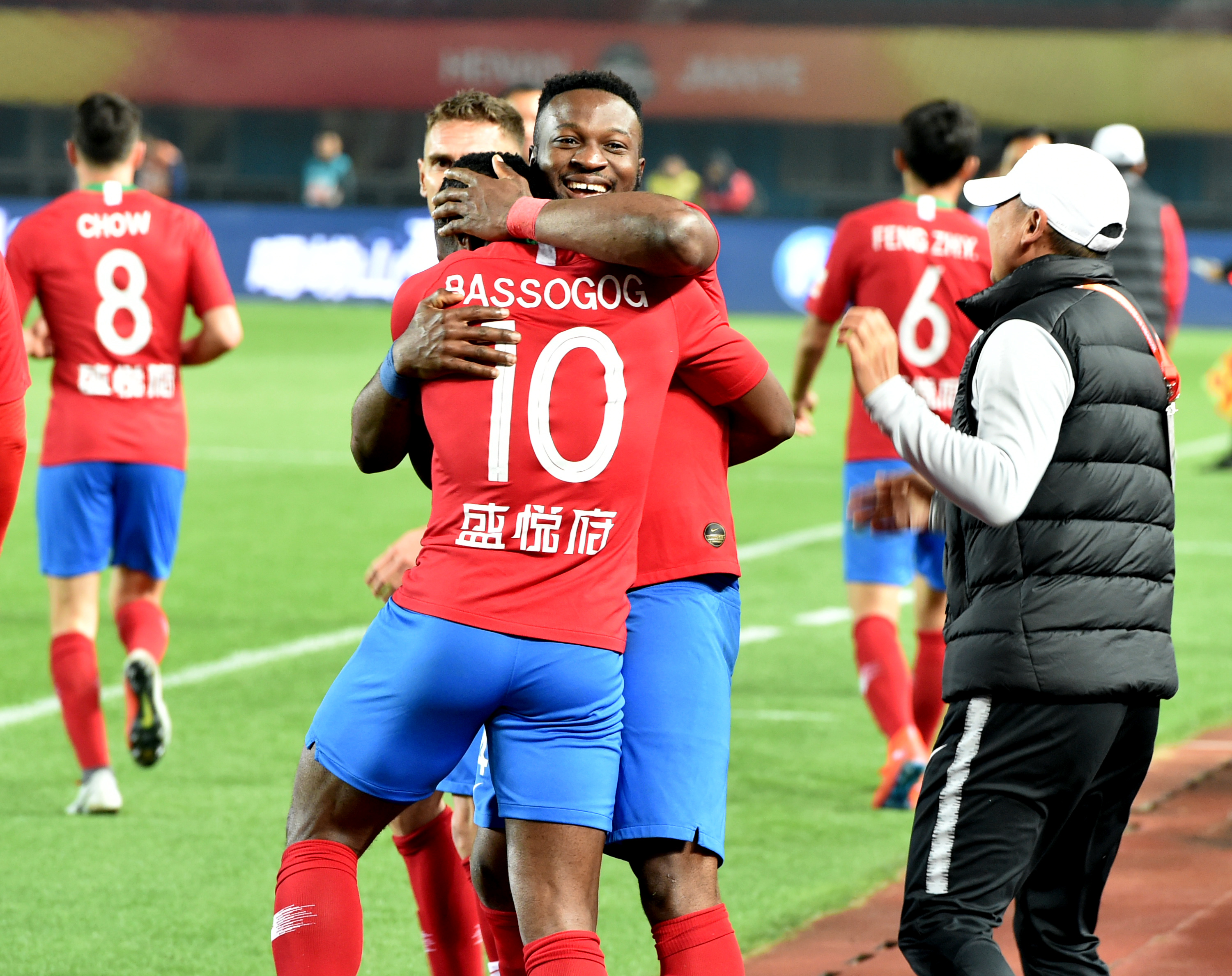 天空体育：贝洛蒂已返回卡利亚里继续治疗，预计明年春天复出