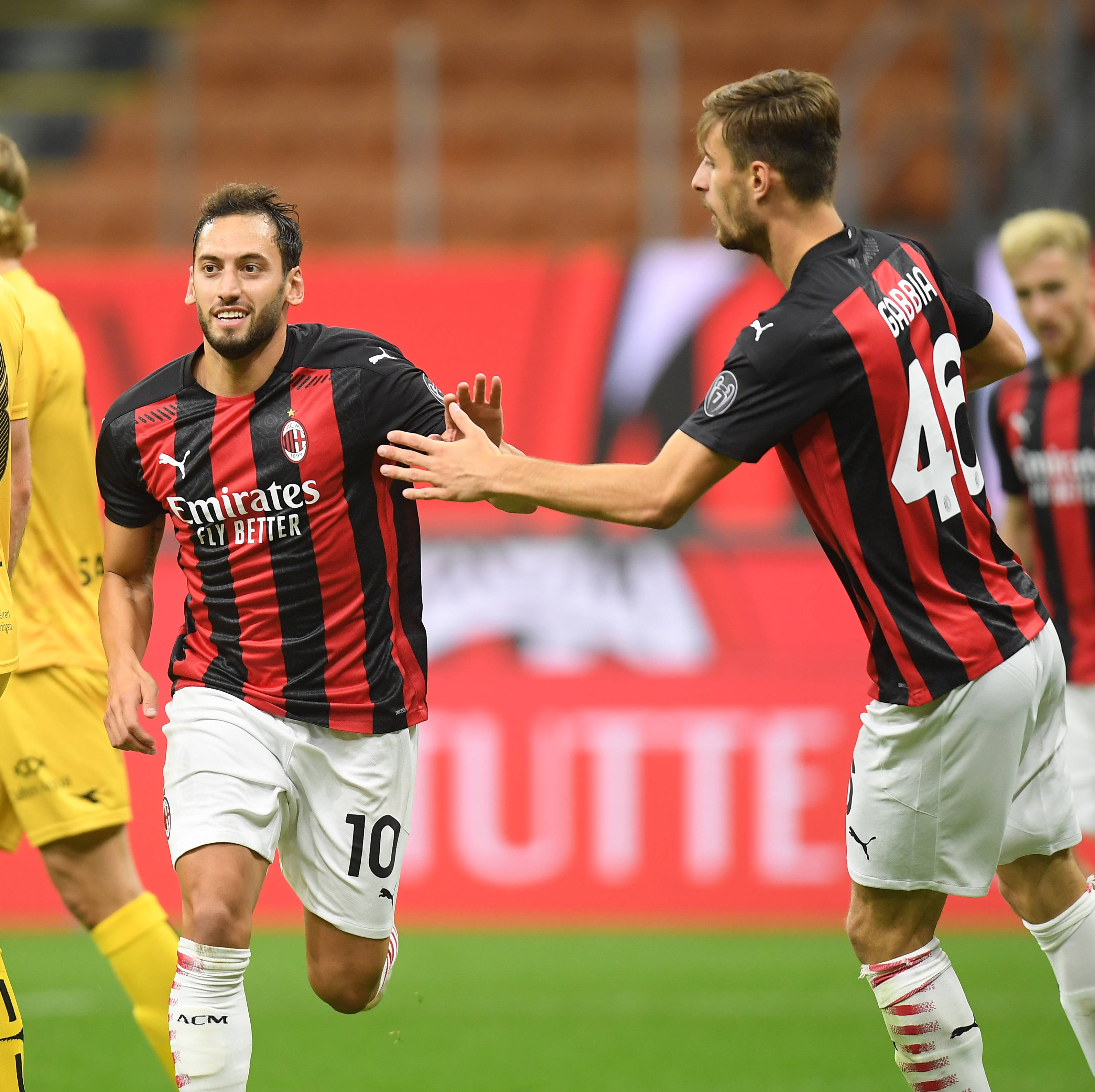 猜猜我是谁：北伦敦德比名场面！正飞铲威尔希尔的球员是谁？（北伦敦德比名场面回顾：是谁飞铲了威尔希尔？）